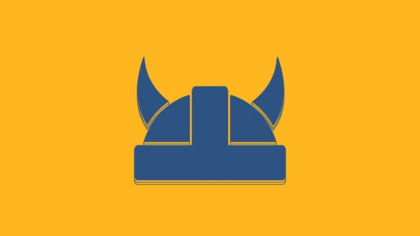 Vikingo azul en el icono del casco con cuernos aislado sobre fondo naranja. Animación gráfica de vídeo 4K. - Metraje, vídeo