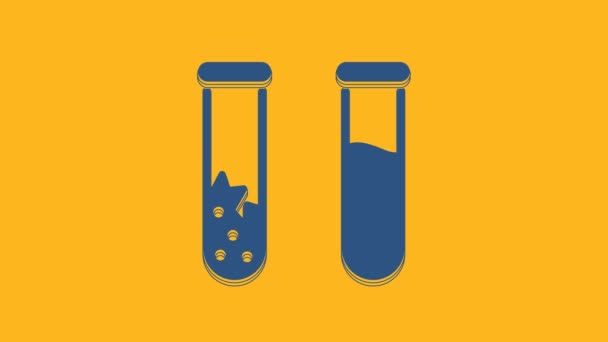 Blaues Reagenzglas und Kolben - Symbol für chemische Labortests isoliert auf orangefarbenem Hintergrund. Laborgläser. 4K Video Motion Grafik Animation. - Filmmaterial, Video