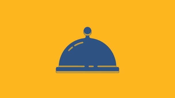 Blu Coperto con un vassoio di icona del cibo isolato su sfondo arancione. Vassoio e coperchio. Cloche ristorante con coperchio. Simbolo utensili da cucina. Animazione grafica 4K Video motion. - Filmati, video
