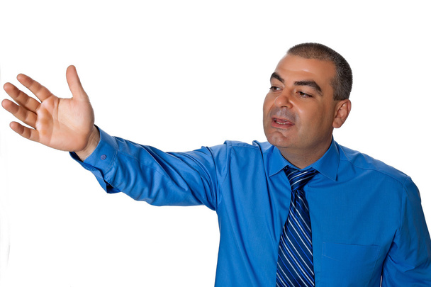 Мужчина в синей рубашке и голос, призывающий к жесту
 - Фото, изображение