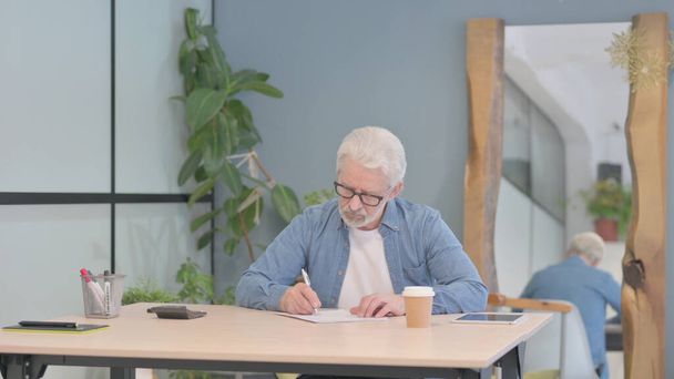Senior Old Man Doing Paperwork, Calculating Report - Photo, image