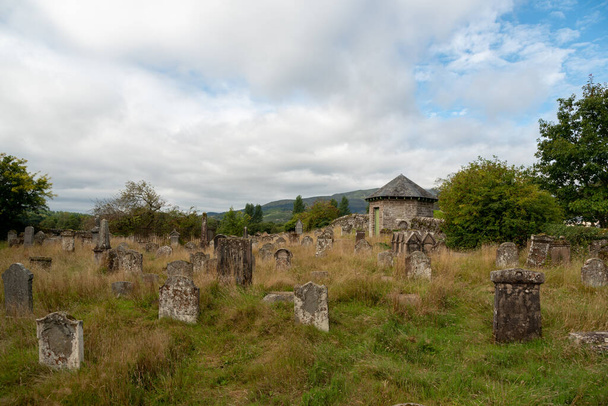 Starożytny cmentarz na wyżynach Szkocji - Zdjęcie, obraz