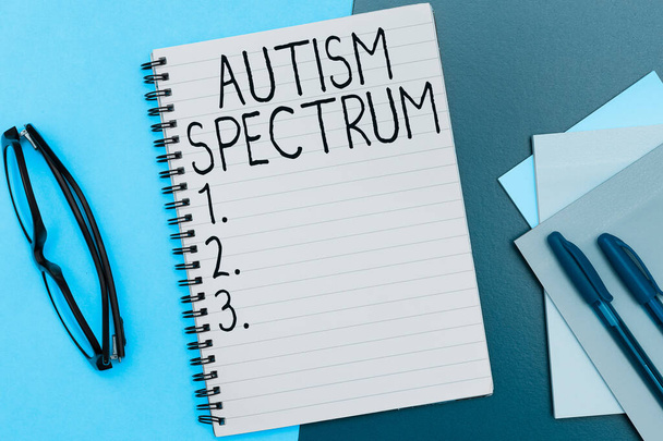 Konzeptionelle Darstellung Autismus-Spektrum, Wort für Beeinträchtigungen in der Fähigkeit zu kommunizieren und Kontakte zu knüpfen - Foto, Bild