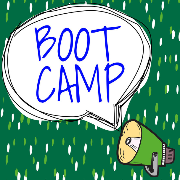 Escribir mostrando texto Boot Camp, Foto conceptual Campo de entrenamiento militar para nuevos reclutas Disciplina dura Fitness - Foto, Imagen