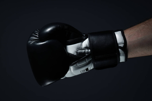 Boks eldivenli boks ve spor yaşam tarzı kavramı - Fotoğraf, Görsel
