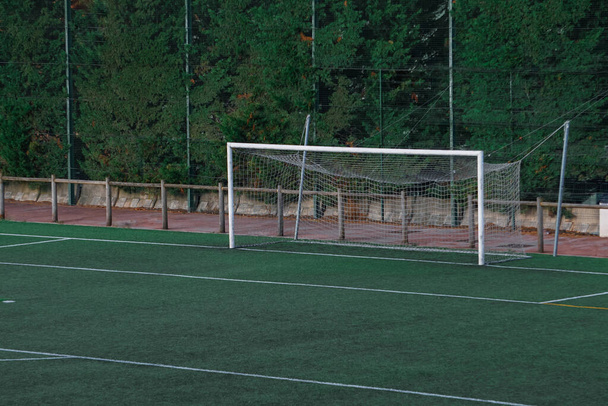 футбольный гол спортивный инвентарь на стадионе  - Фото, изображение