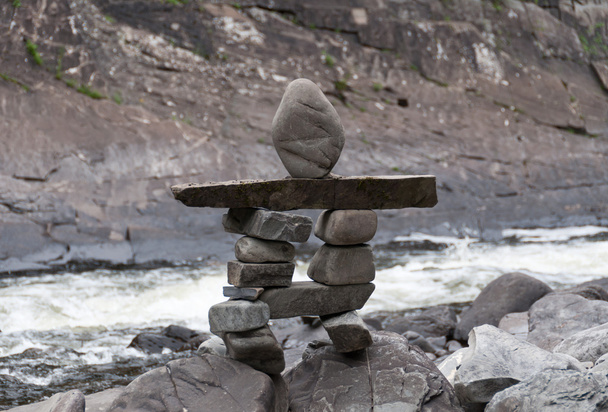 Piccolo totem di pietra
 - Foto, immagini