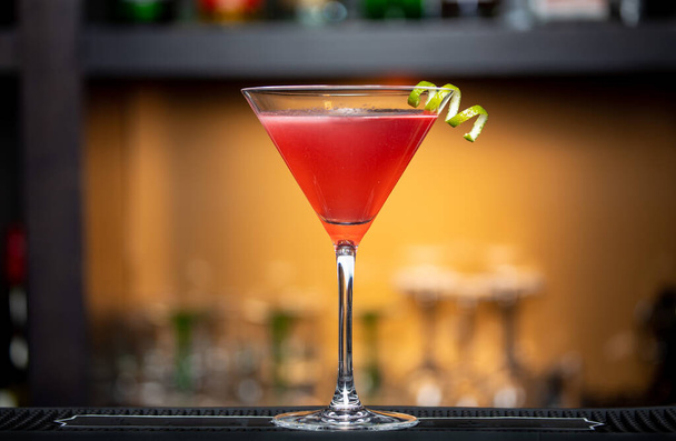 Welcome to my collection of stunning photographs featuring delicious cocktails! Each image captures the beauty and essence of these handcrafted drinks, from the vibrant colors to the intricate garnishes.  - Foto, Imagem
