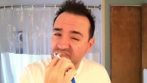Mann putzt Zähne - Filmmaterial, Video