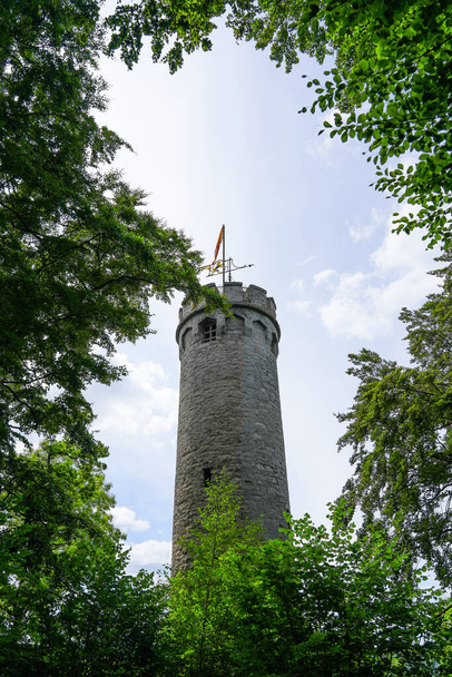 Bilstein Tower in Marsberg. Old lookout tower at Niedermarsberg on the west side of Mount Bilstein. - Foto, Imagen