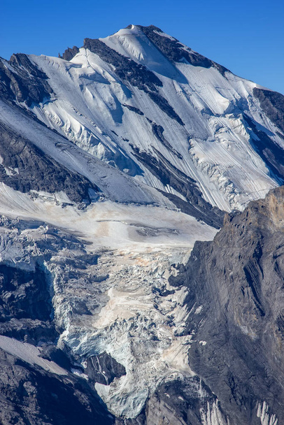 Vista sobre os Alpes Suíços Jungfrau e geleira da montanha Schlithorn - Foto, Imagem