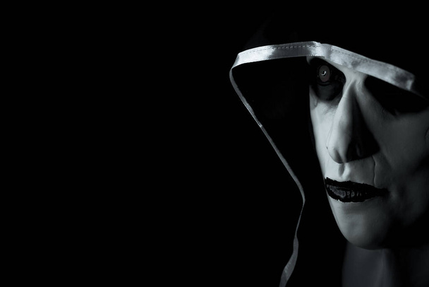 Портрет зомбі черниці маски Хеллоуїн. Немає людей
 - Фото, зображення