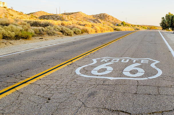 Route 66 jel Kaliforniában - Fotó, kép