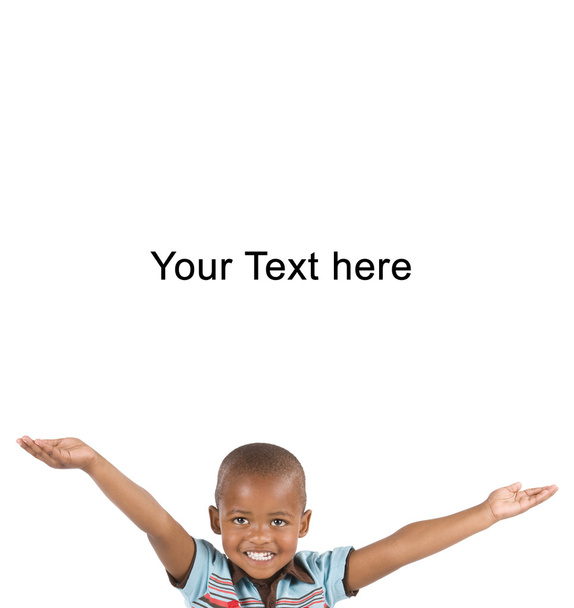 αξιολάτρευτο 3 χρονών αγόρι μαύρο ή αφροαμερικάνων με copyspace - Φωτογραφία, εικόνα