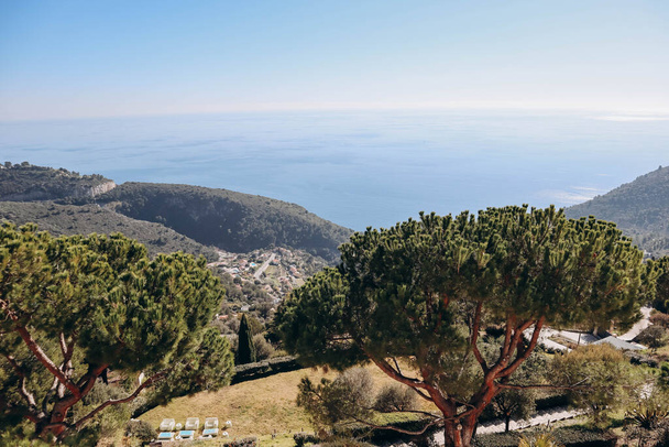 Vista da periferia da cidade de Eze na Riviera Francesa - Foto, Imagem