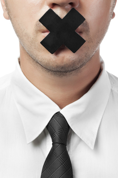 Мужчина в рубашке и галстуке с закрытым ртом изолирован на белом
 - Фото, изображение