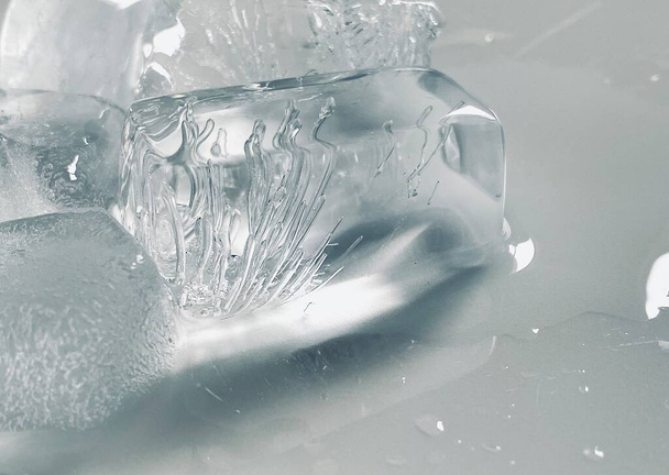 Ice cubes background, ice cube texture or background It makes me feel fresh and feel good, In the summer, ice and cold drinks will make us feel relaxed, Made for beverage or refreshment business. - Fotografie, Obrázek