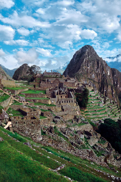 Machu Picchu. Famous landmark. Mountain landscape in Peru. - Foto, imagen