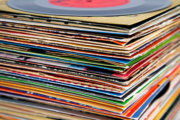 hromadu starých vinylových desek - Fotografie, Obrázek
