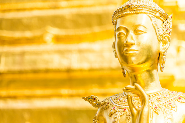 Estatua en Wat Phra Kaew
 - Foto, Imagen