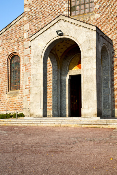 church  in  the turbigo    closed brick tower sidewalk italy  l - Φωτογραφία, εικόνα