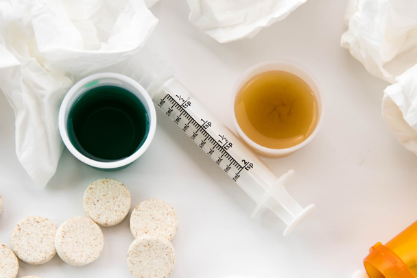 холодний грип над ліками
 - Фото, зображення