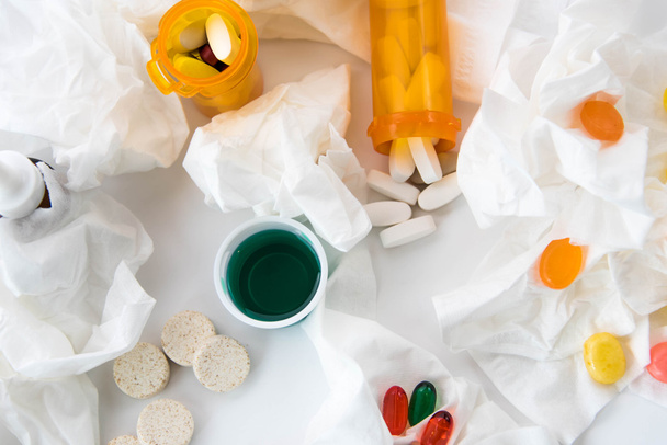 rhume et grippe en vente libre médicaments
 - Photo, image