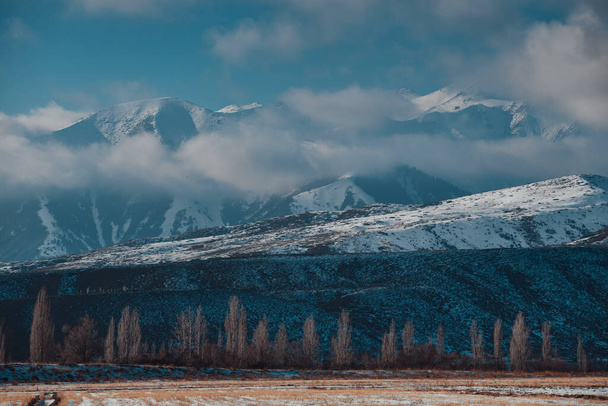 Mountains winter Kyrgyzstan landscape - Foto, Imagen