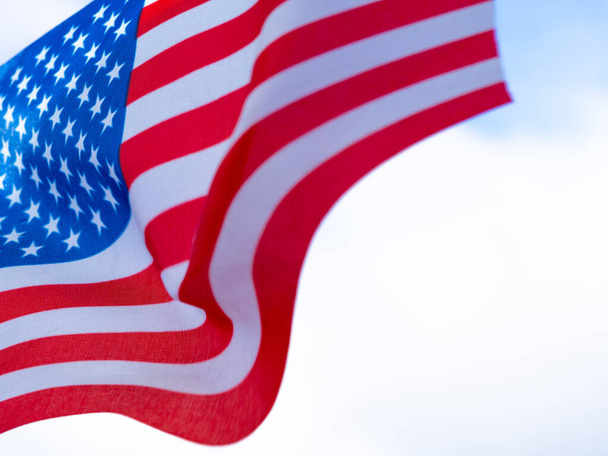 Национальный флаг Соединенных Штатов Америки. Красно-белые и синие полосы и звезды.4 июля, День ветерана, День памяти, День труда, День Президента - Фото, изображение