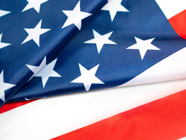 États-Unis d'Amérique drapeau national.rouge rayures blanches et bleues et étoiles et carte et maison en bois, Etats-Unis concept de la maison - Photo, image