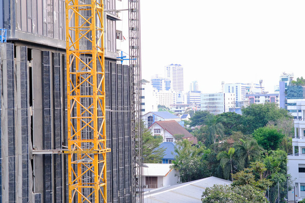 Городской кондоминиум строительство окна нового здания кондоминиума Бангкок Таиланд - Фото, изображение