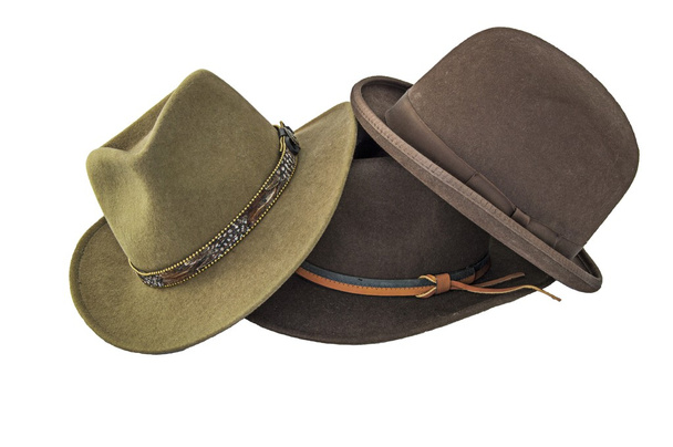 Derby nebo nadhazovač a dva outback styl klobouky izolovaných na bílém - Fotografie, Obrázek