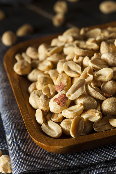 Organic Roasted Salty Peanuts - Фото, зображення