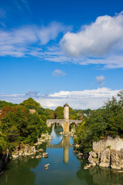 Pont Vieux, brug in Orthez, Nieuw-Aquitanië, departement Pyreneeën Atlantiques, Frankrijk - Foto, afbeelding