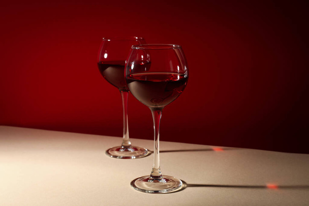 Concetto di bevanda alcolica deliziosa, vino gustoso - Foto, immagini