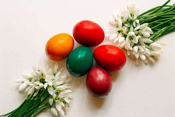 Easter eggs and spring flowers - Photo, image