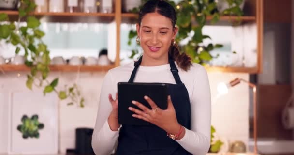 Cafe barista or happy woman on tablet for ecommerce, online services and restaurant sales promotion. Small business owner, waitress or retail person on digital technology for coffee shop or cafeteria. - Filmati, video