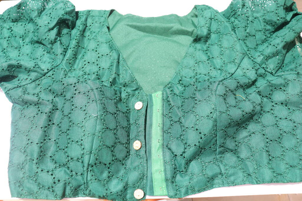 Women 's Green Colour Casual Pure Cotton Readymade Halenka izolované na bílém pozadí - Fotografie, Obrázek