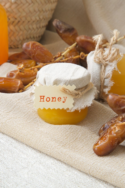 Дати меду
 - Фото, зображення