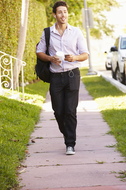 Man Walking Along Street - Zdjęcie, obraz
