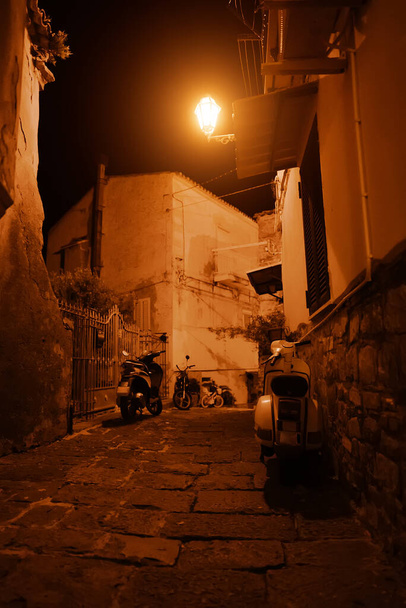 Streets of the Italian city of Agropoli late at night. - Фото, изображение