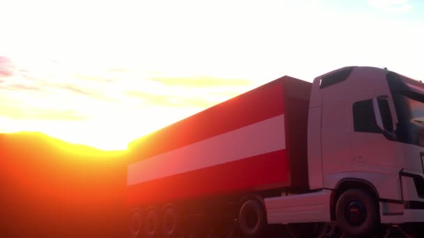 Vrachtwagens met Oostenrijkse vlag. Vrachtwagens uit Oostenrijk laden of lossen in magazijndok. - Video