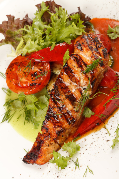 steak de saumon aux légumes - Photo, image