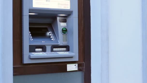 ATM gotowy do transakcji - Materiał filmowy, wideo