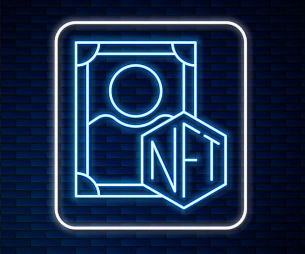 Línea de neón brillante NFT Icono de arte criptográfico digital aislado en el fondo de la pared de ladrillo. Token no fungible. Vector - Vector, Imagen