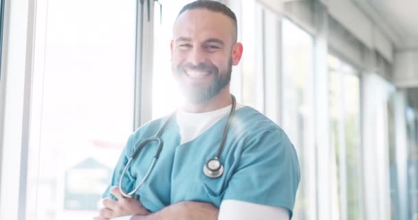 Mature man, face or nurse arms crossed in hospital with surgery ideas, life insurance vision or medical wellness goals. Portrait, happy smile or healthcare worker in medicine trust innovation or help. - Séquence, vidéo