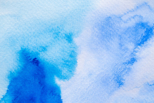 Abstract Handgeschilderde aquarel Kleurrijk nat op wit papier. textuur voor creatief behang of design kunstwerk. Achtergrond voor het toevoegen van SMS-bericht. Pastelkleuren - Foto, afbeelding