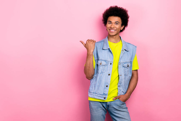 Photo of cheerful funky man indicate thumb finger empty space proposition isolated on pink color background. - Φωτογραφία, εικόνα