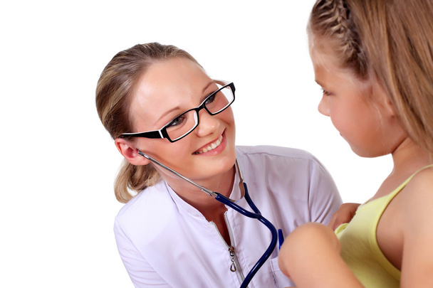 Doctor doing medical examination to a child - Foto, imagen