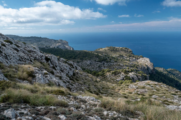 Ontdek Mallorca 's kustschatten in Spanje: een visuele reis door de natuur en de zee - Foto, afbeelding